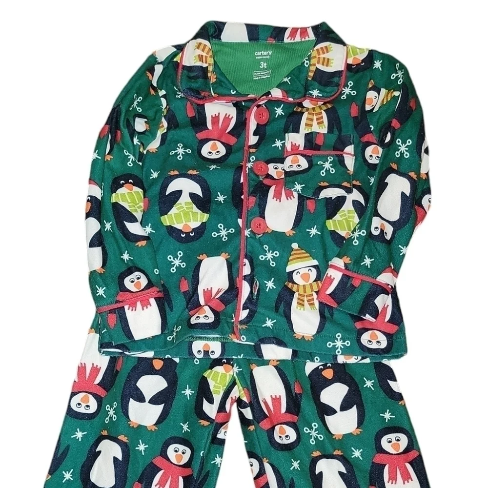 Carter’s size 3T Christmas themed pajama set long sleeve & pants